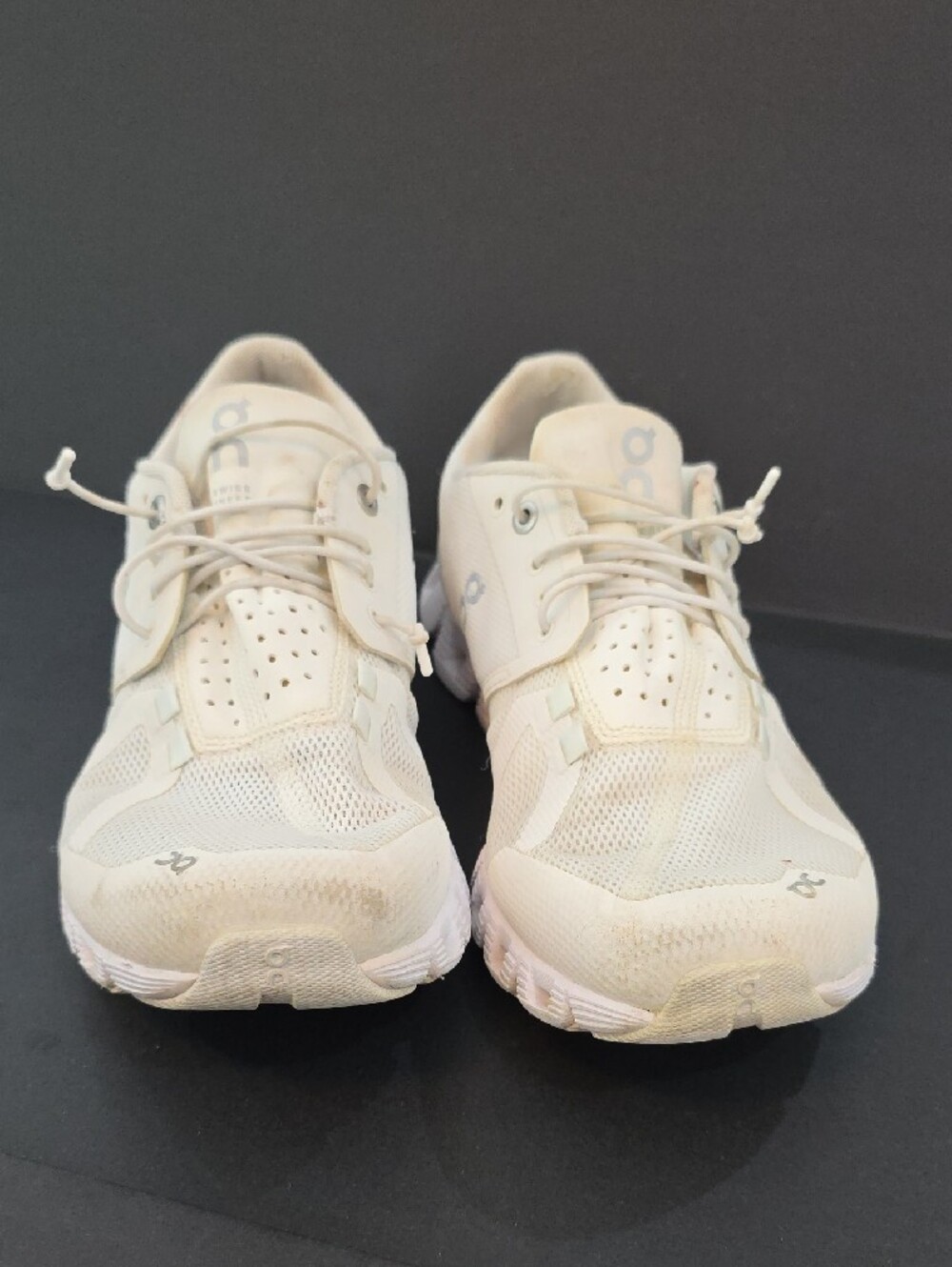 On Cloud Running Women's Athletic Shoes in Cream/Off-White Size 8 - Picture 4 of 9